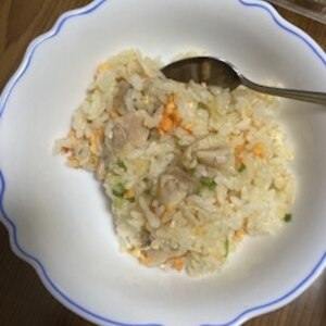 鶏肉と玉ねぎの簡単チャーハン